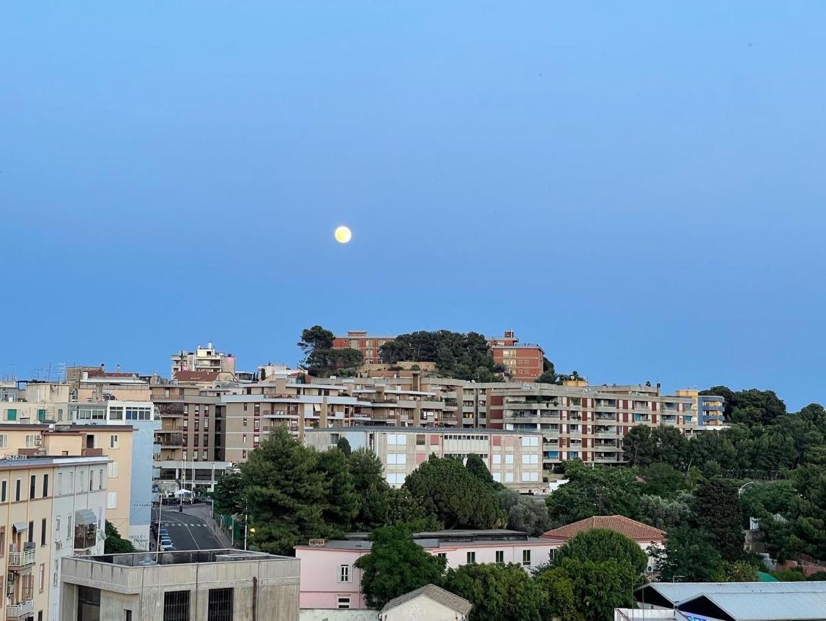 18 Dante Luxury Suites Cagliari Exterior photo